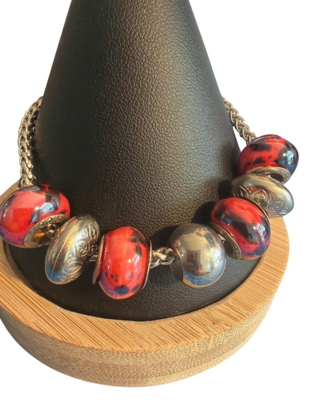 Silver Tone Beaded Charm Bracelet Red Black Glass Beads Etched Toggle 6 3/4"